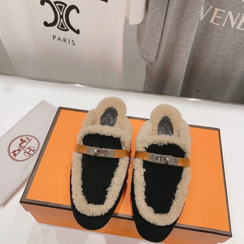 H**mes slippers